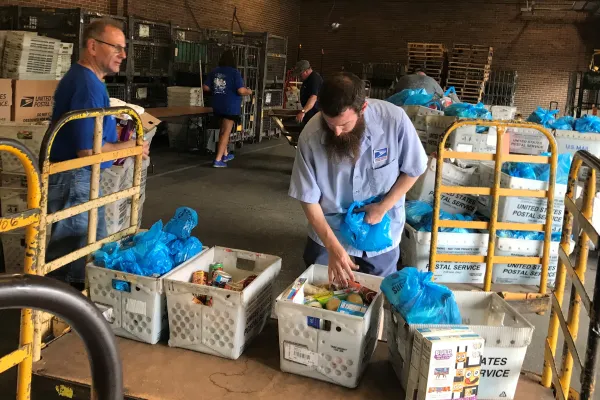 Letter Carriers 522 May 13 food drive