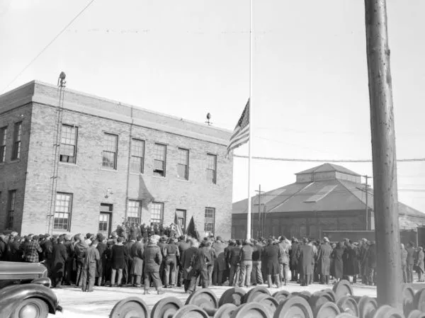 Chicago & Alton Railroad workers dedicate their World War II flagpole, 1942